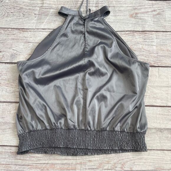 Universal Standard Gray Silver Retro Satin Ruffle Shirt Size M = US 18 - 20 - Picture 4 of 11